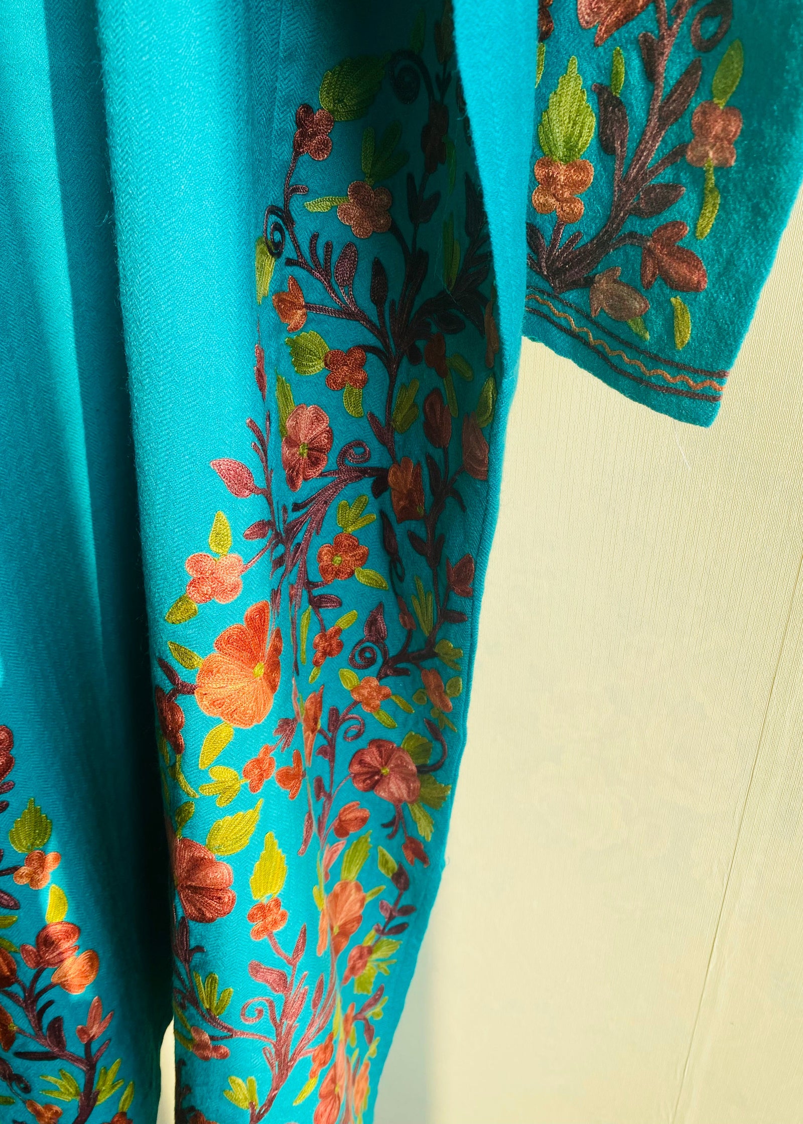 Firozi Woolen Kaftan Phiran — Hand-Embroidered in Kashmir