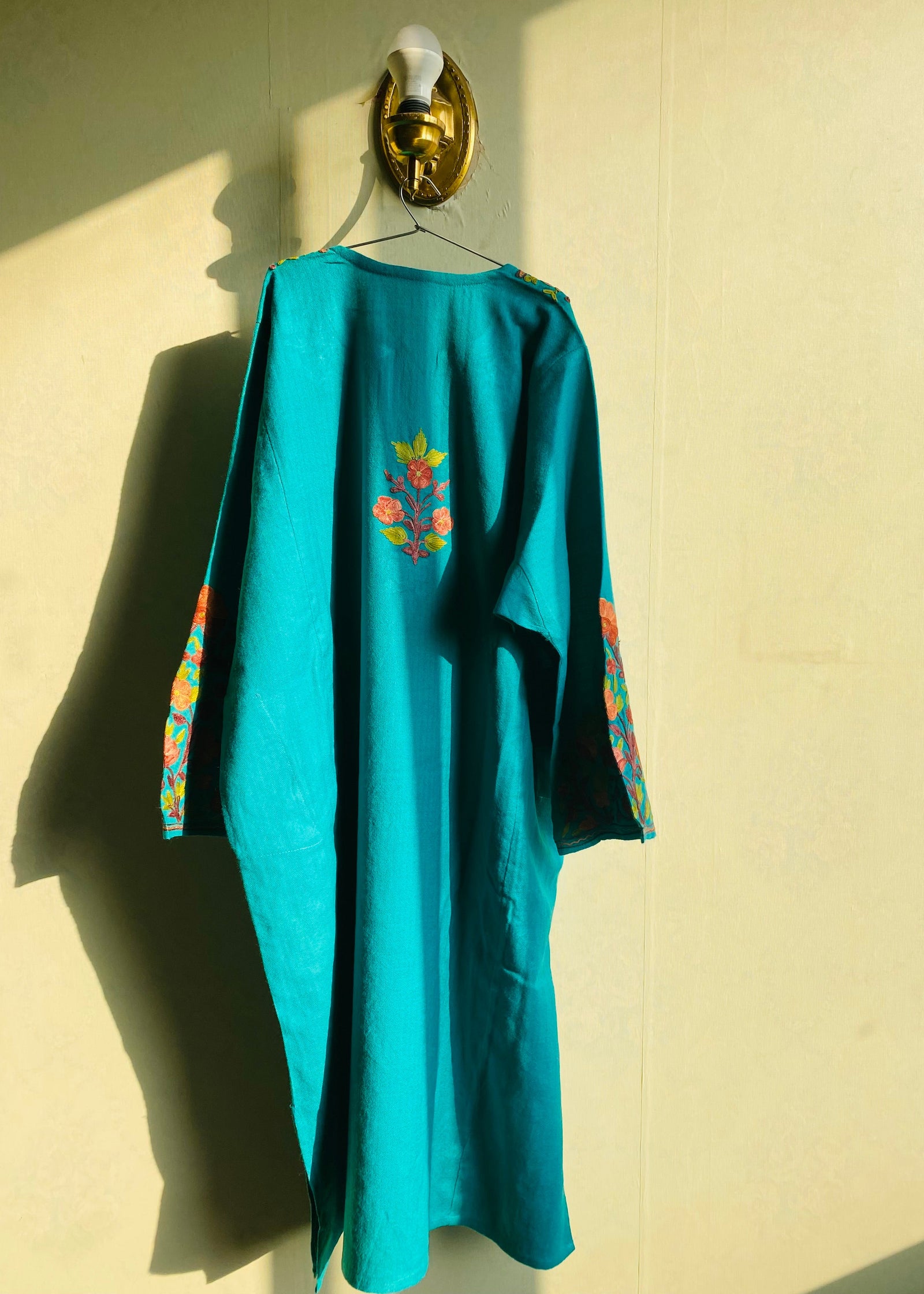Firozi Woolen Kaftan Phiran — Hand-Embroidered in Kashmir